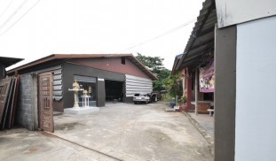 ขายโรงงาน วัชรพล ซอย 4 เนื้อที่ 1 ไร่ 77 ตารางวา 0809559888 มี พื้นที่ว่าง อีก ครึ่งหนึ่ง โรงงาน 11 กค.61 _021