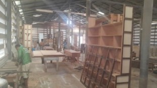 บรรยากาศในโรงงานเฟอร์นิเจอร์ บรรยากาศในโรงงานเฟอร์นิเจอร์