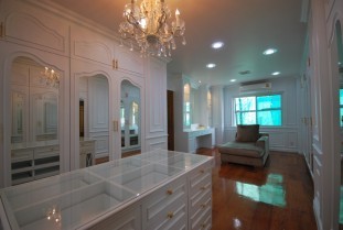 ห้องแต่งตัว ขนาดใหญ่ ห้องแต่งตัว ขนาดใหญ่