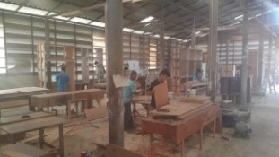 บรรยากาศในโรงงานเฟอร์นิเจอร์ บรรยากาศในโรงงานเฟอร์นิเจอร์